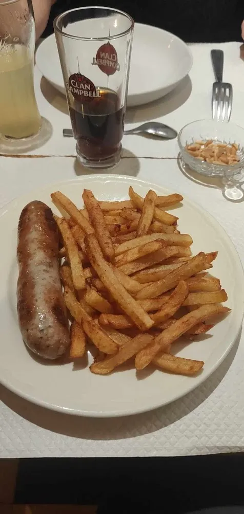 Saucisse de Francfort Frites Maison